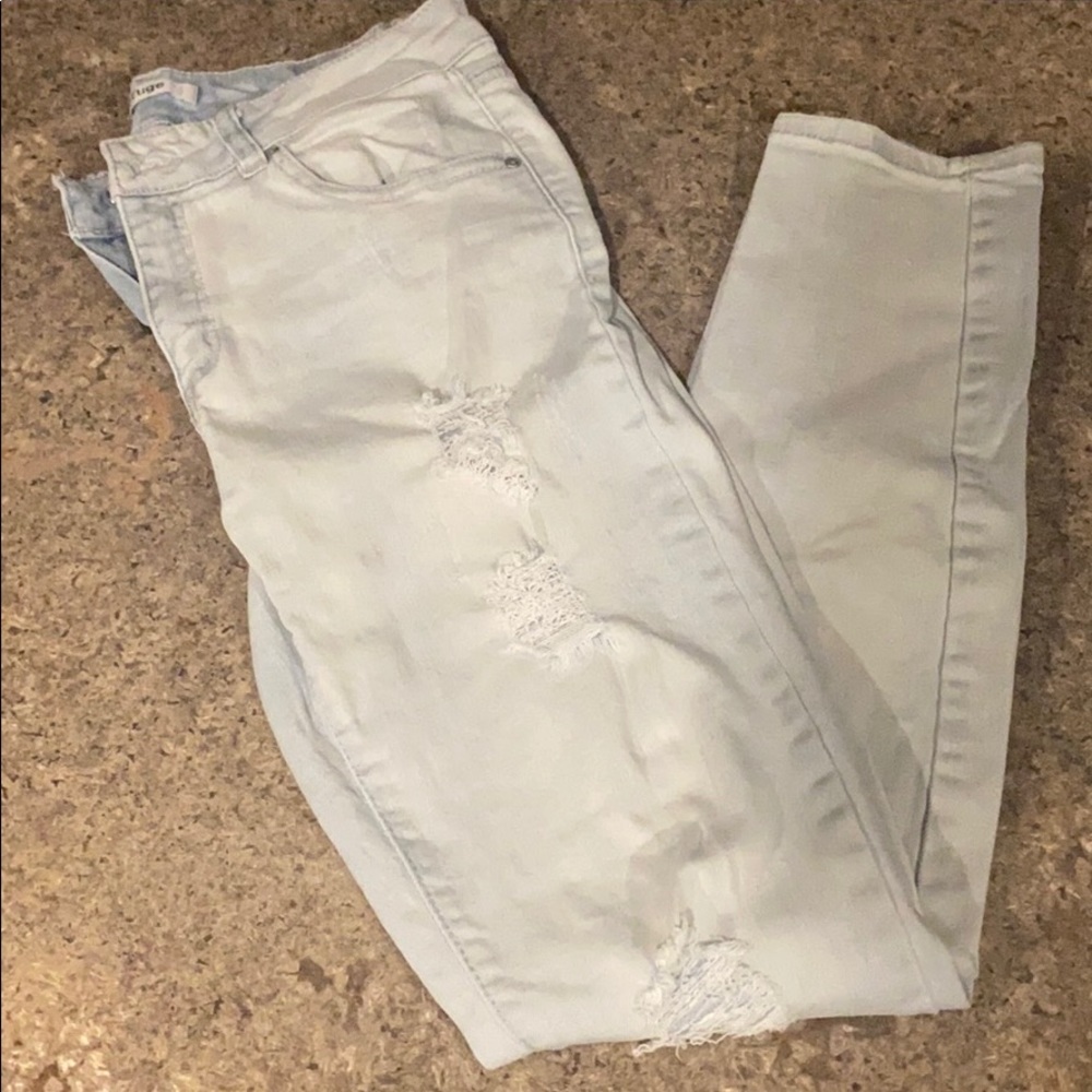 Refuge distressed skinny jeans size 6